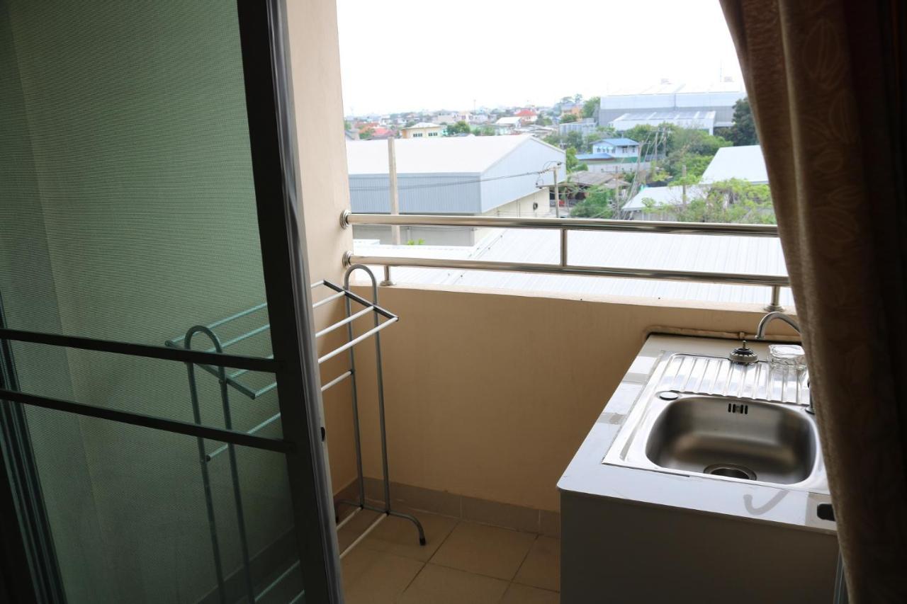 Ladapan Mansion Apartment Nonthaburi Bagian luar foto